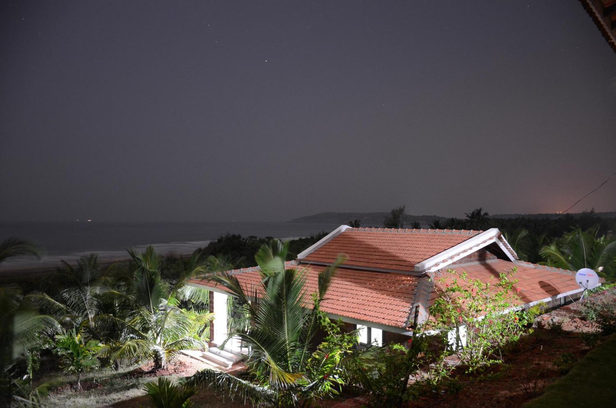 Beachfront Villas Ganpatipule Buitenkant foto